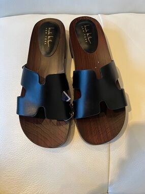 Nicole Miller Black Leather Slide Clog Sandals with Wood-Effect Footbed